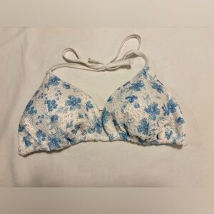 Hollister bikini top, NWT, white & blue crochet style with neck & back ties, XXL